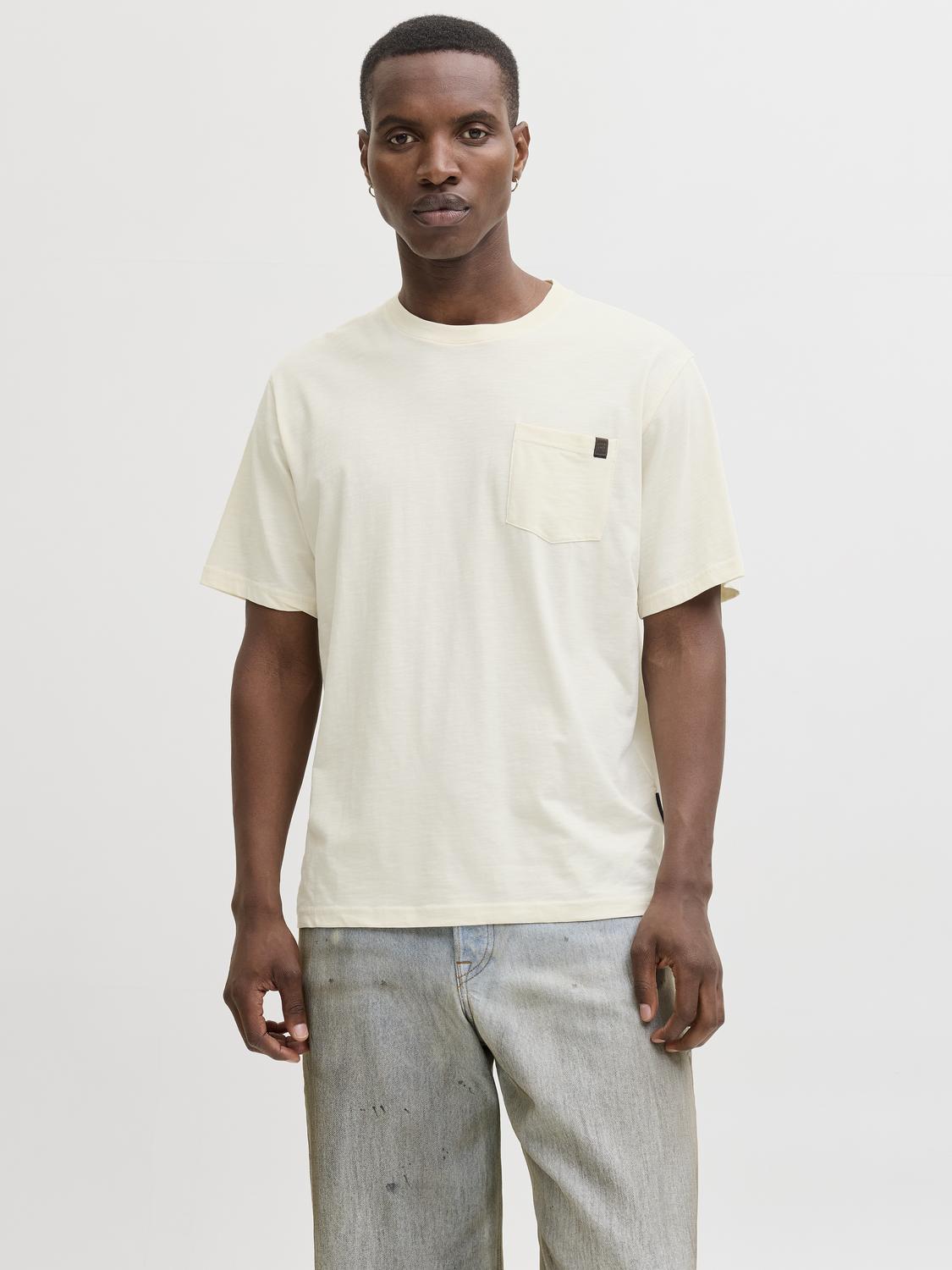 model_shot-front